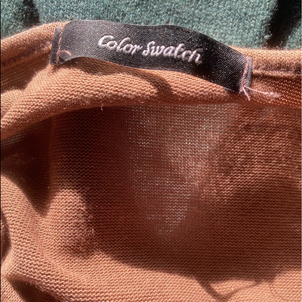 Color Swatch Ruched Fitted Shirt Small - Picture 4 of 4